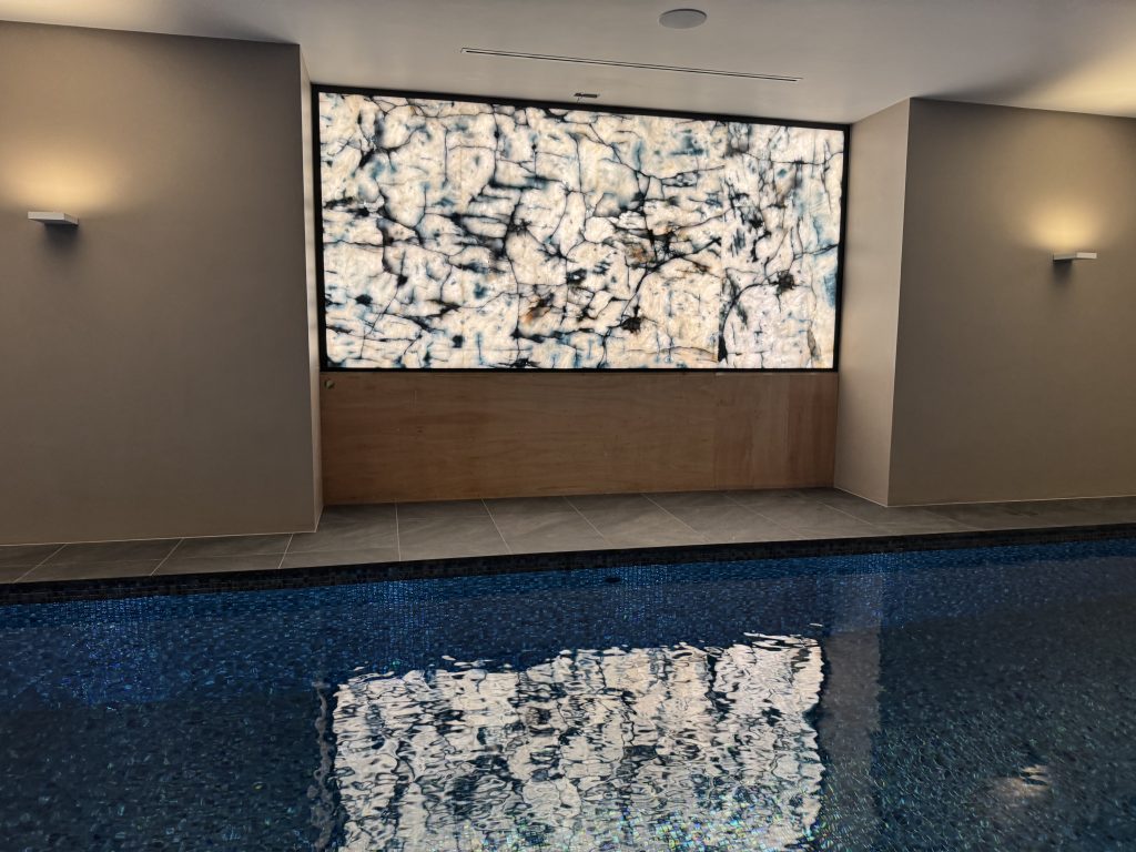 Ice Blue Quartzite stone Swimmingpool wall